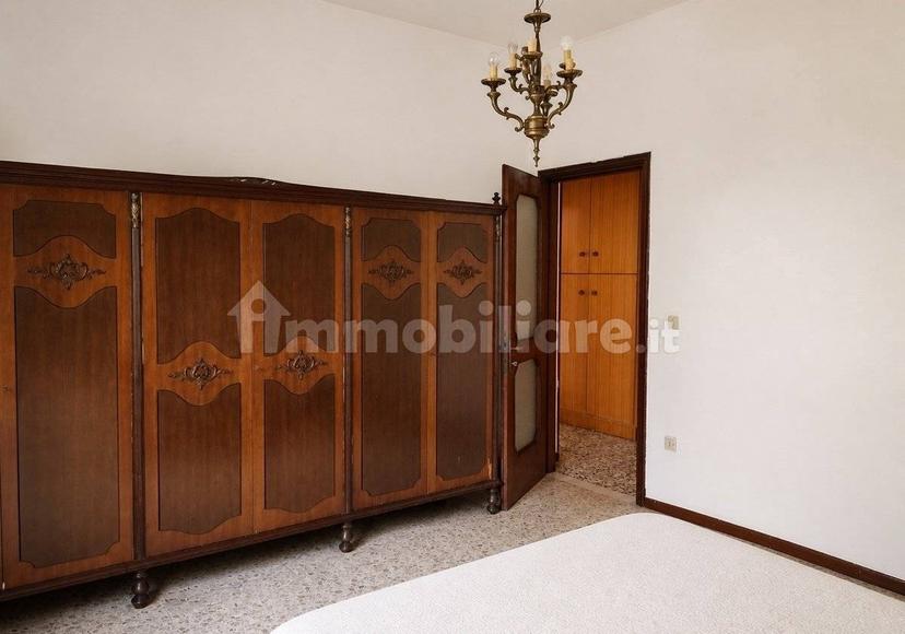 Quadrilocale via Grandi 11, Centro, Sarezzo