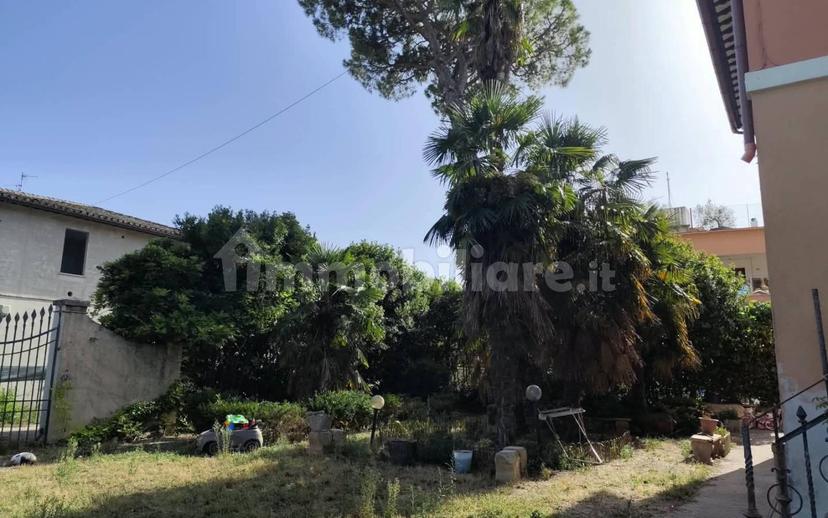 Villa unifamiliare via Ezio Bartolomei, Viale Firenze, Paciana, Foligno — foto 2 di 34