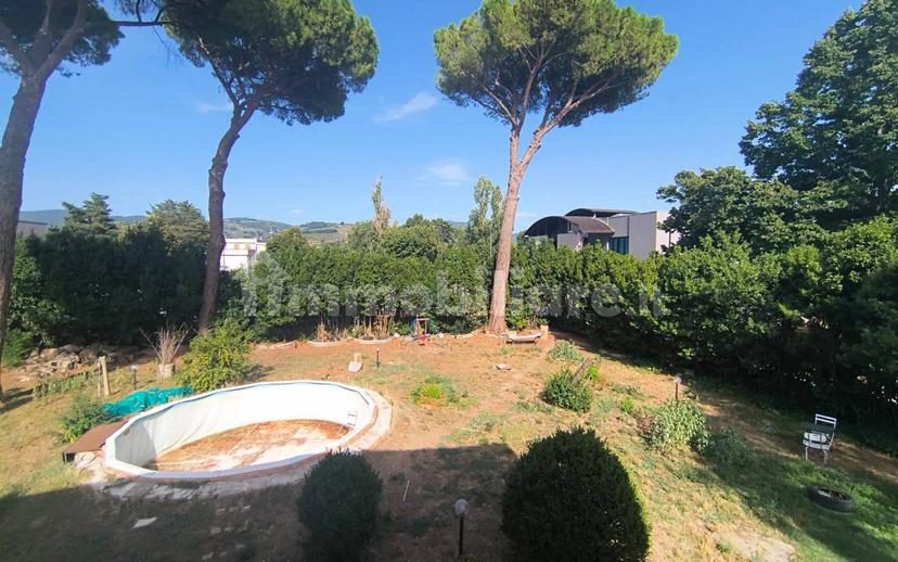 Villa unifamiliare via Ezio Bartolomei, Viale Firenze, Paciana, Foligno — foto 17 di 34