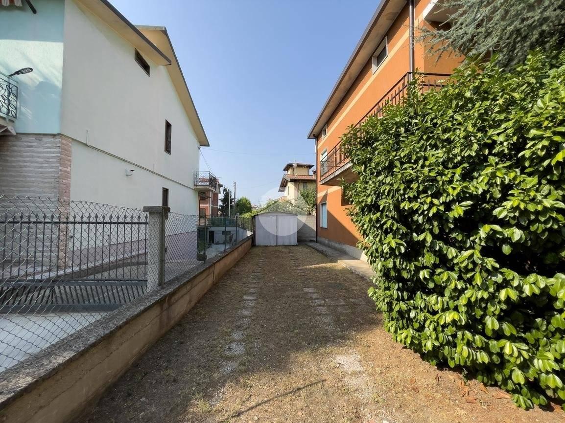 Villa bifamiliare via Enrico Fermi 1, Castelcovati