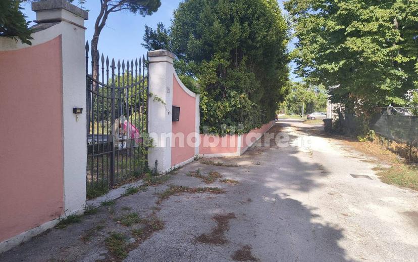 Villa unifamiliare via Ezio Bartolomei, Viale Firenze, Paciana, Foligno — foto 30 di 34