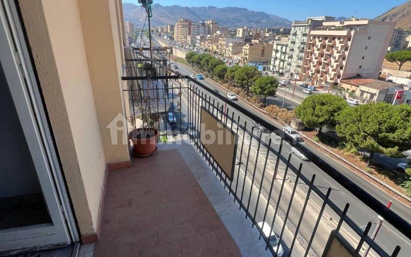Quadrilocale viale della regione Siciliana Nord Ovest 1109/A, Zisa, Palermo