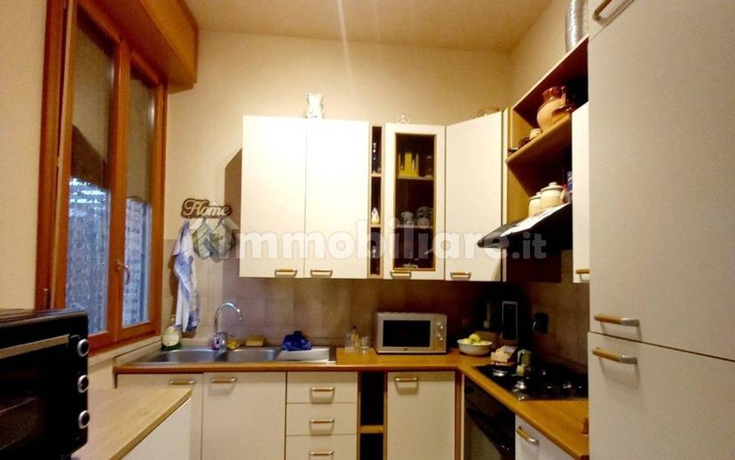 Trilocale buono stato, primo piano, Ospizio - San Maurizio, Reggio Emilia — foto 16 di 18