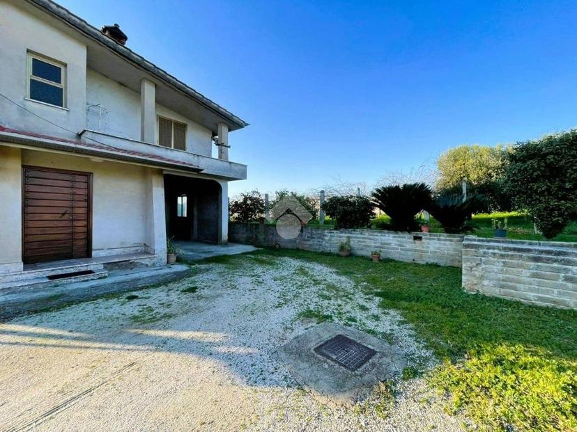 Villa unifamiliare via John Fitzgerald Kennedy 64, Centro, Cisterna di Latina — foto 18 di 29