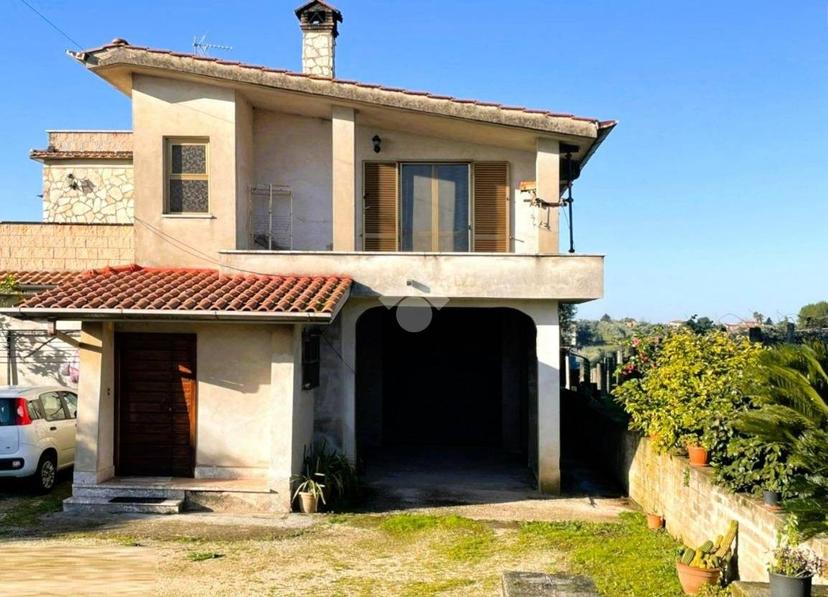 Villa unifamiliare via John Fitzgerald Kennedy 64, Centro, Cisterna di Latina — foto 3 di 29