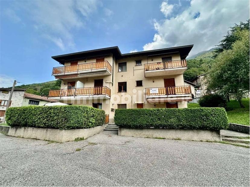 Trilocale via garibaldi, 4, Centro, Primaluna