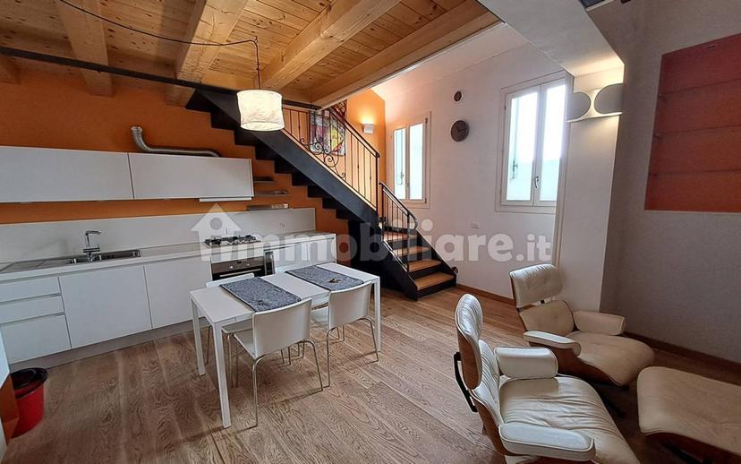 Mansarda via Gamba, Centro, Bassano del Grappa — foto 14 di 15