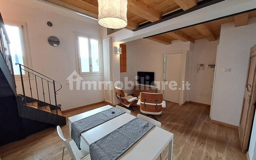 Mansarda via Gamba, Centro, Bassano del Grappa — foto 12 di 15