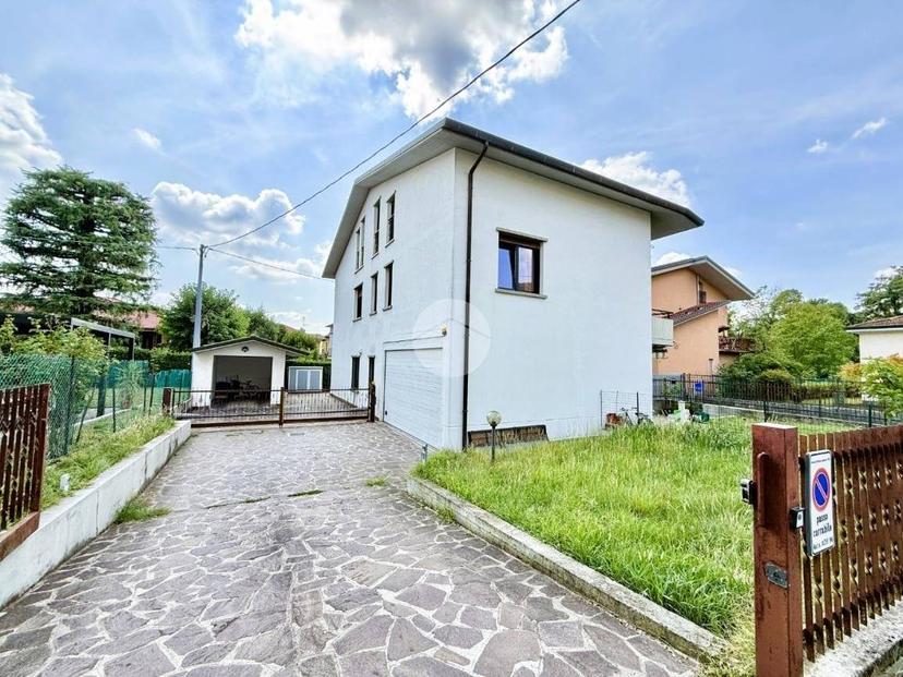 Trilocale via Adamello 11, Centro, Alzano Lombardo — foto 19 di 20