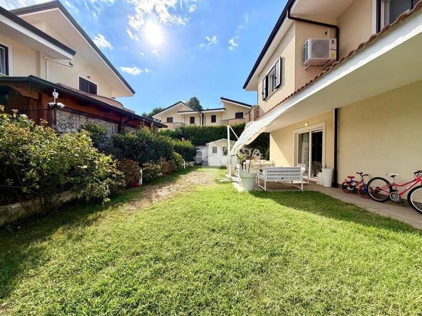 Villa unifamiliare V. Eduardo de Filippo 6, Tivolille Pasquali Merenzata, Mendicino — foto 22 di 34