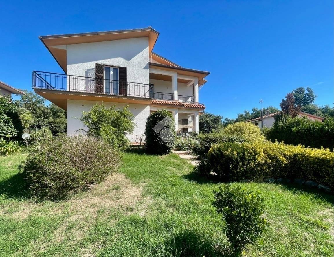 Villa bifamiliare via degli Ontani 39, Centro, Valentano