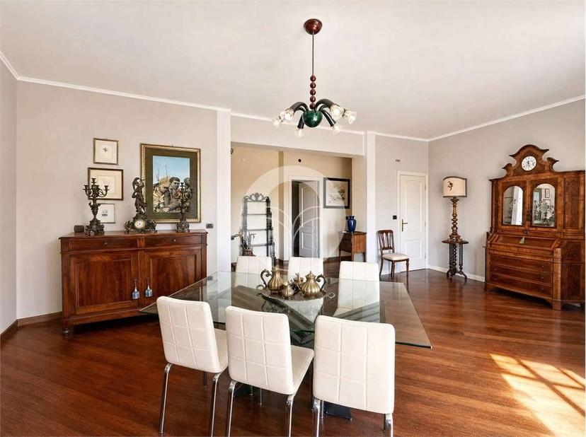 Appartamento viale Monte San Michele, 1, Centro Storico, Reggio Emilia — foto 10 di 32