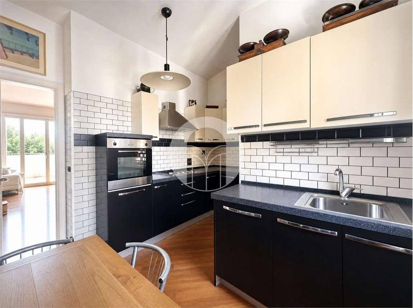 Appartamento viale Monte San Michele, 1, Centro Storico, Reggio Emilia — foto 32 di 32