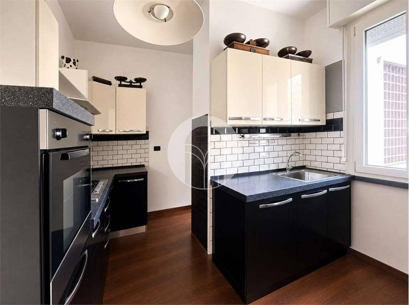 Appartamento viale Monte San Michele, 1, Centro Storico, Reggio Emilia — foto 3 di 32