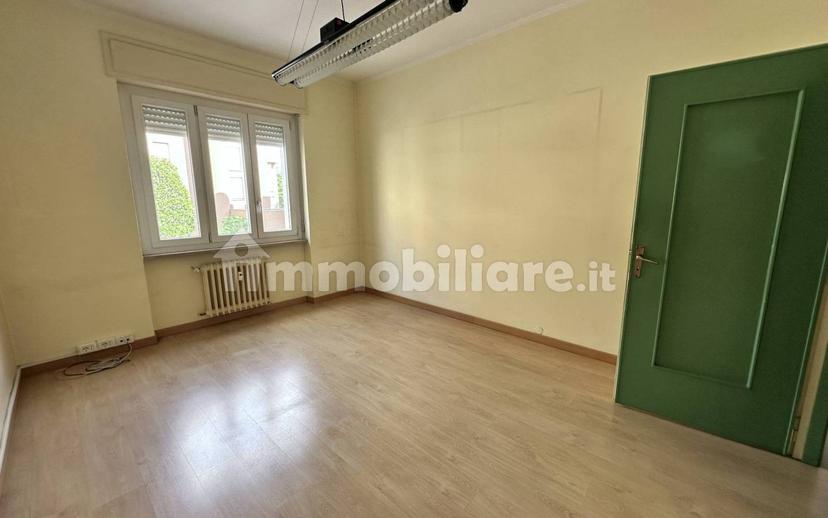 Appartamento corso Piave 33, Borgo Piave, Corso Europa, Zona Ferrero, Alba — foto 7 di 25