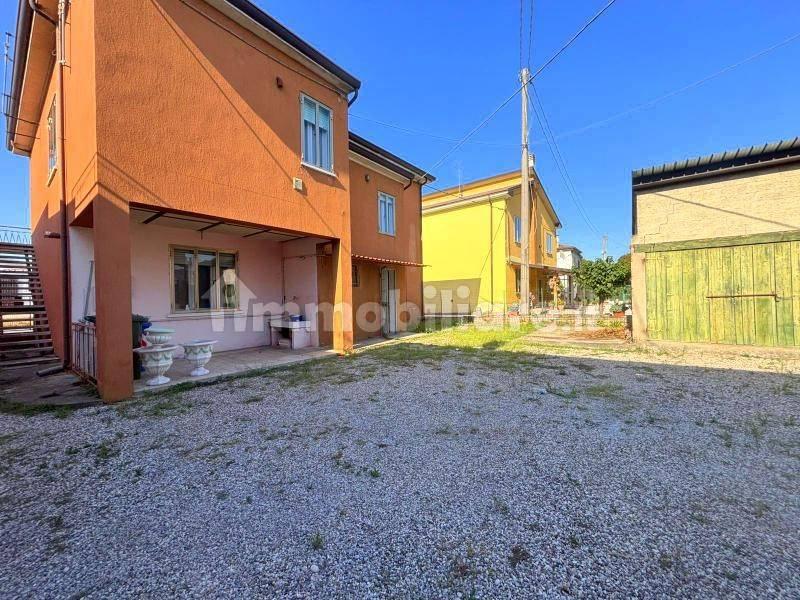 Villa unifamiliare via Venera 54, Centro, Sanguinetto — foto 7 di 17