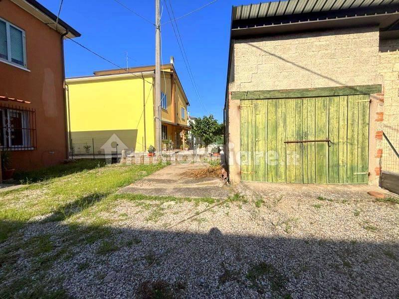 Villa unifamiliare via Venera 54, Centro, Sanguinetto