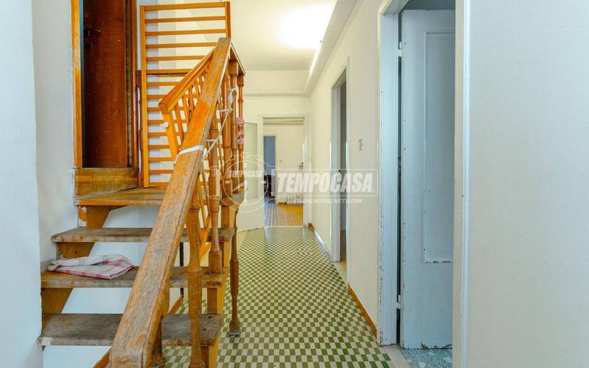 Appartamento via Giovan Battista Bellucci 4/A, Centro, Vignola — foto 5 di 28