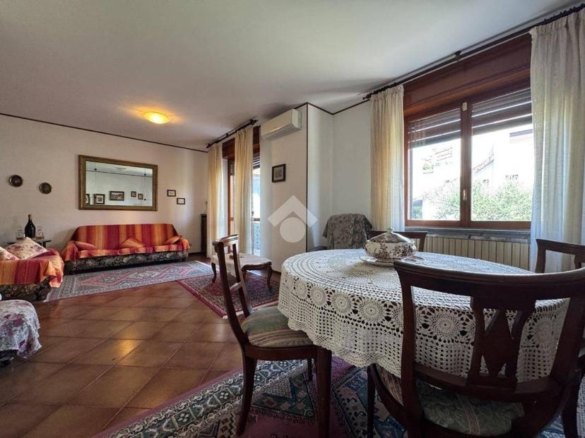 Trilocale via Asiago 19, Galliate — foto 2 di 45