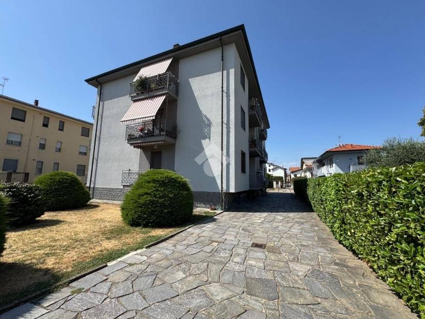 Trilocale via Asiago 19, Galliate — foto 21 di 45