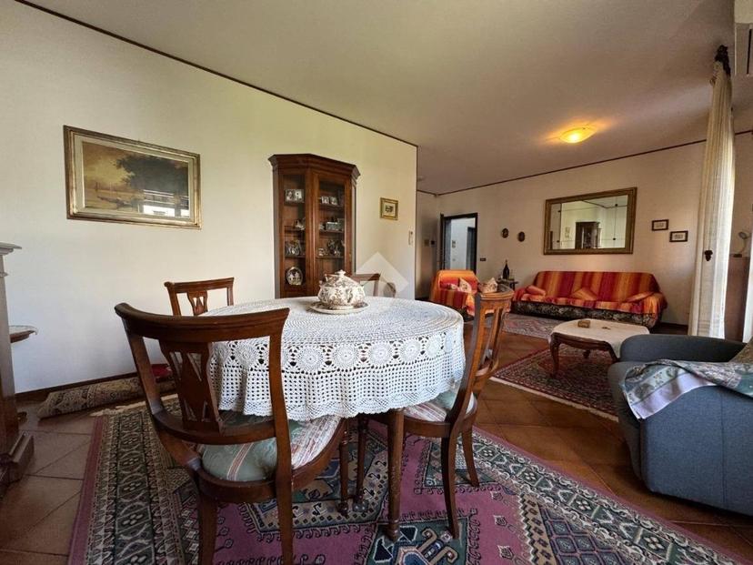 Trilocale via Asiago 19, Galliate
