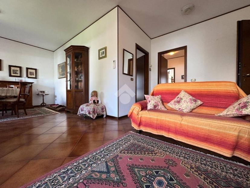 Trilocale via Asiago 19, Galliate — foto 34 di 45