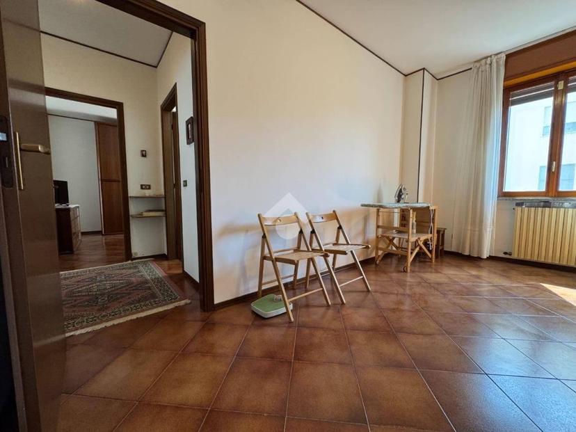 Trilocale via Asiago 19, Galliate — foto 10 di 45