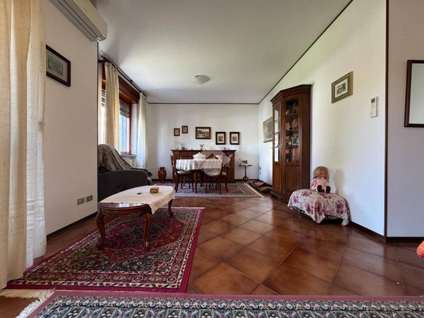 Trilocale via Asiago 19, Galliate — foto 23 di 45