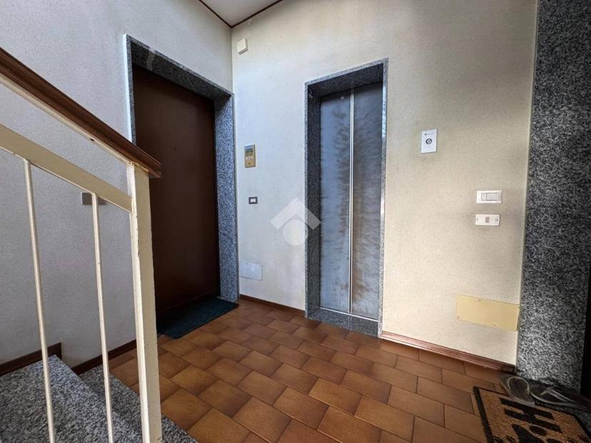 Trilocale via Asiago 19, Galliate — foto 8 di 45