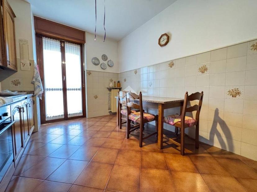 Trilocale via Asiago 19, Galliate — foto 29 di 45