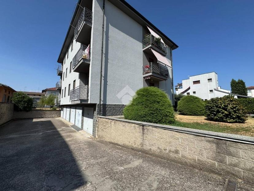 Trilocale via Asiago 19, Galliate — foto 36 di 45