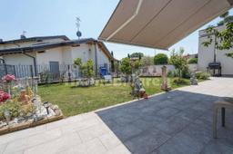 Trilocale via Alcide de Gasperi 36, Suisio