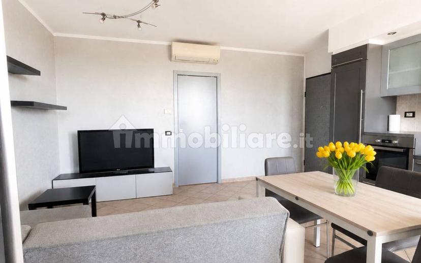 Trilocale via Santa Francesca Cabrini 40, Centro, Caselle Lurani — foto 3 di 24