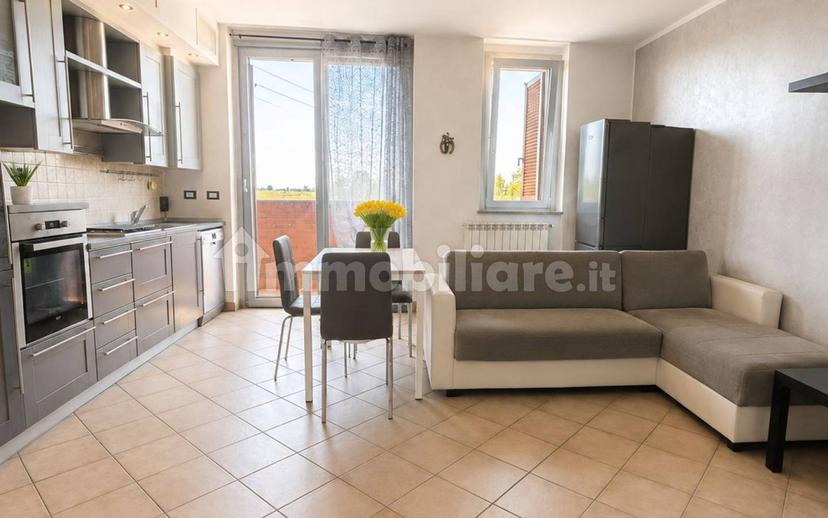 Trilocale via Santa Francesca Cabrini 40, Centro, Caselle Lurani — foto 12 di 24