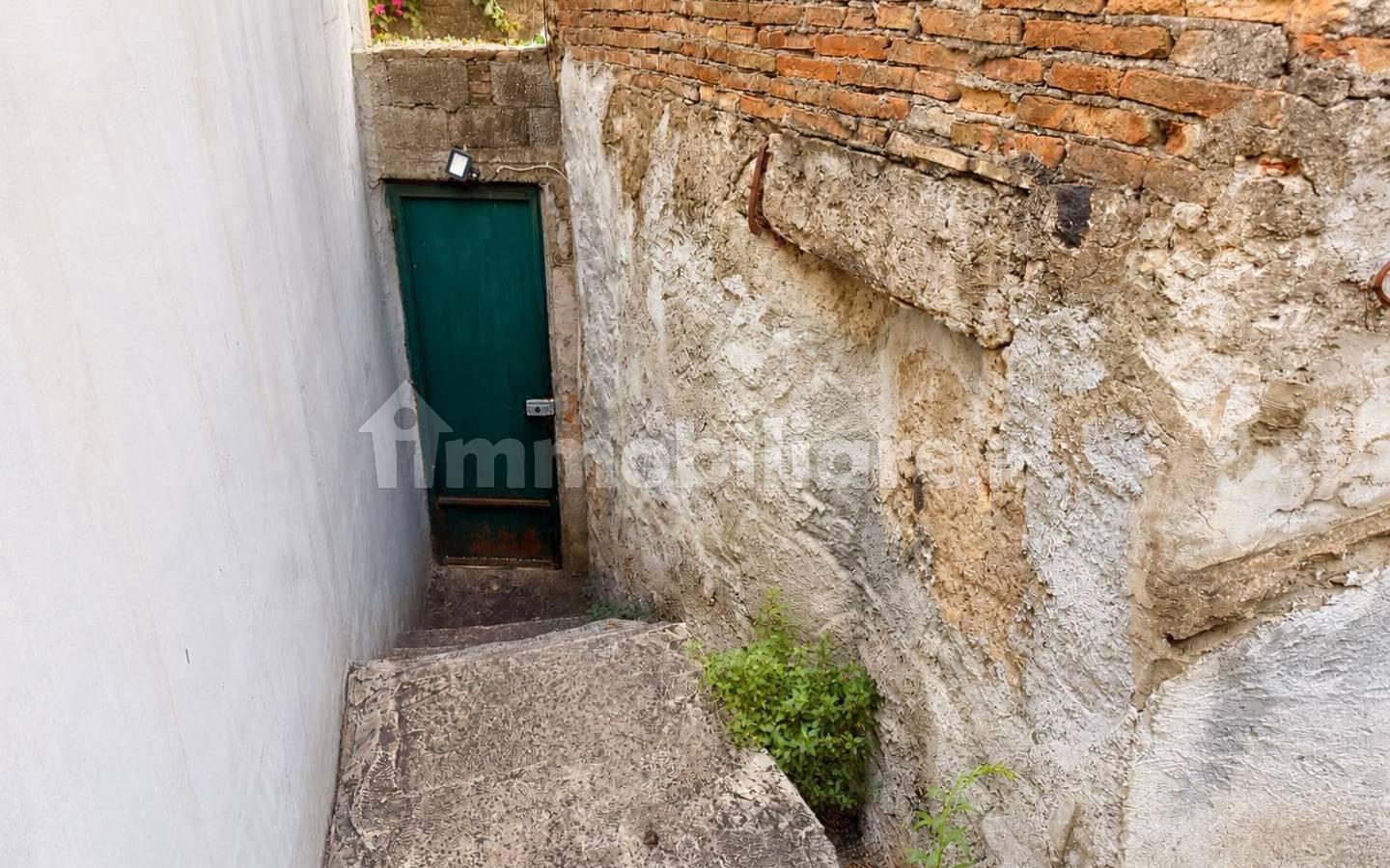 Villa a schiera via Collegio Pennisi 32, Centro Storico, Acireale