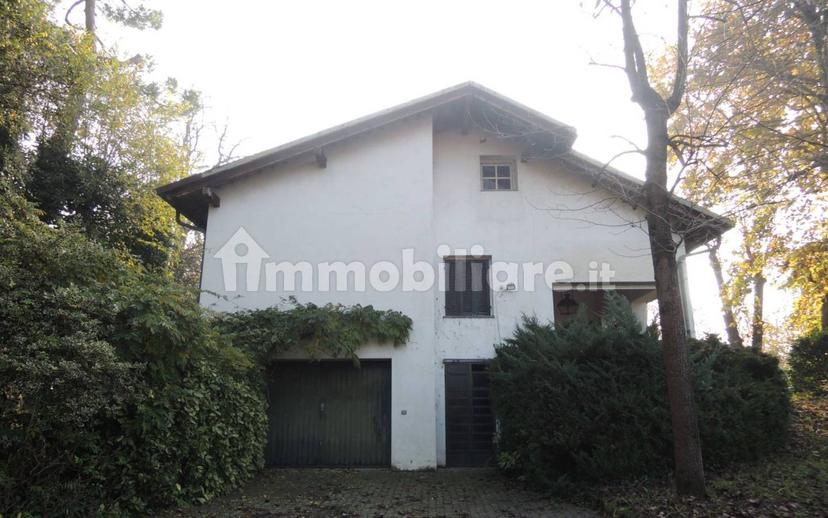 Villa unifamiliare Strada Marie 7, Centro, Bra