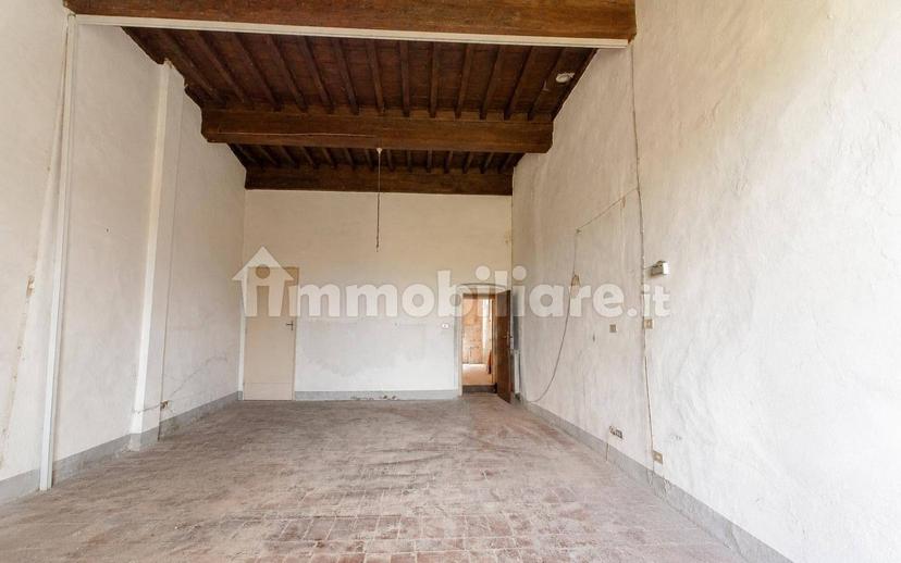 Trilocale piazza Buonaparte,, Centro Storico, San Miniato — foto 5 di 9