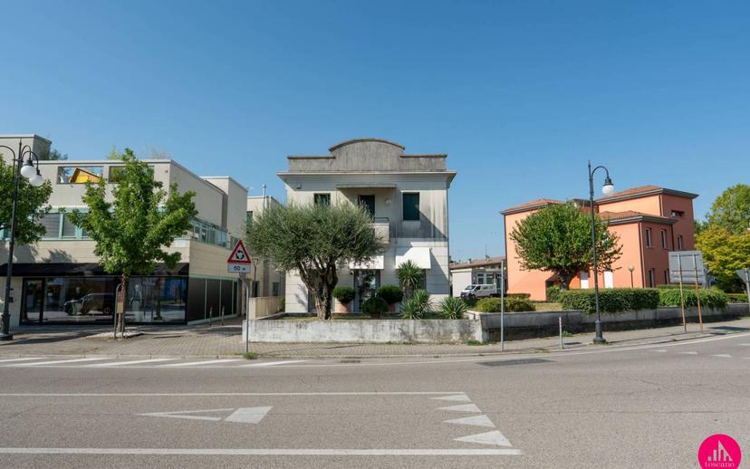 Quadrilocale via Trento, Centro, Azzano Decimo — foto 2 di 34
