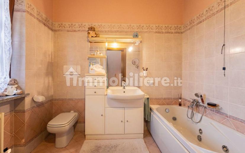 Villa unifamiliare via per Barza, 24, Barzola, Angera — foto 3 di 36