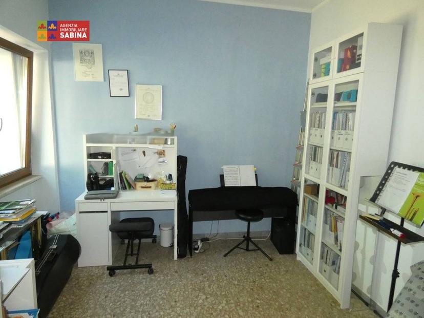 Appartamento in villa piazza Niccolò II 7, Montopoli In Sabina, Montopoli di Sabina — foto 18 di 33