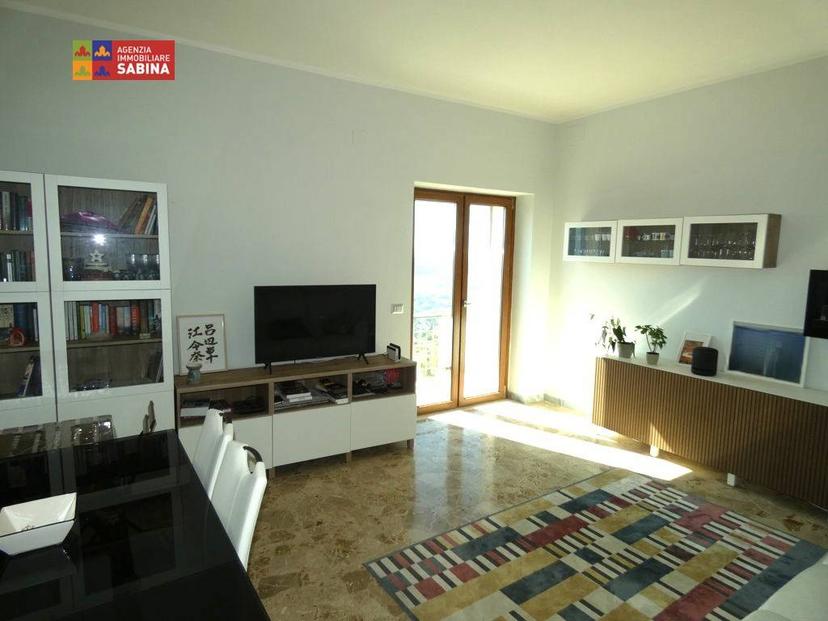 Appartamento in villa piazza Niccolò II 7, Montopoli In Sabina, Montopoli di Sabina — foto 19 di 33