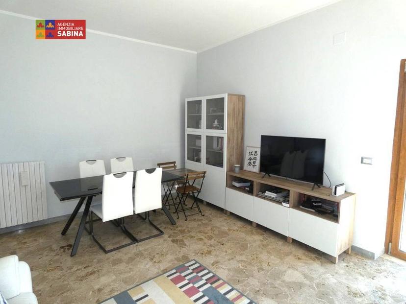 Appartamento in villa piazza Niccolò II 7, Montopoli In Sabina, Montopoli di Sabina — foto 10 di 33