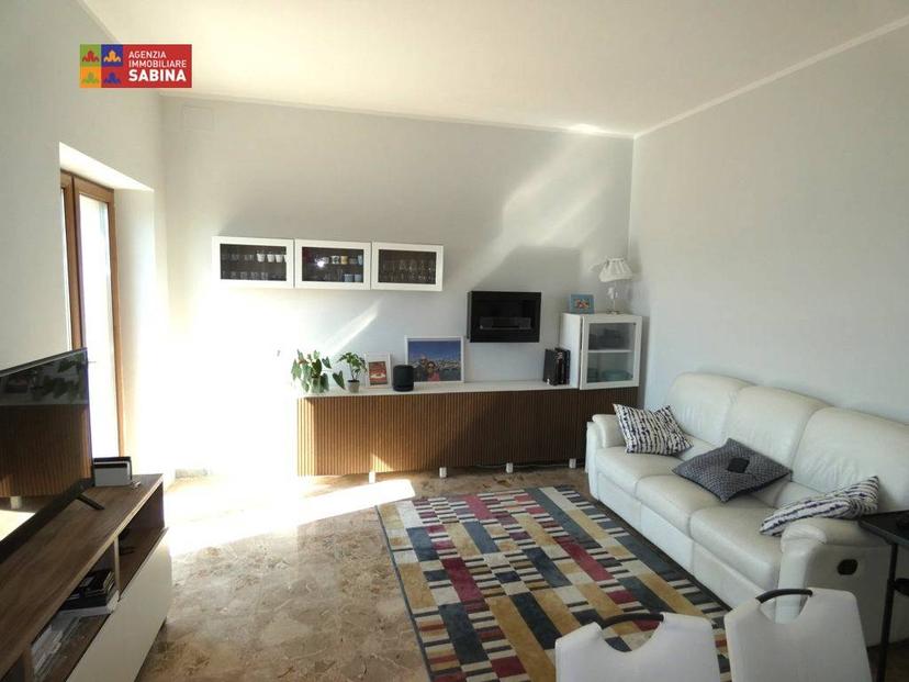 Appartamento in villa piazza Niccolò II 7, Montopoli In Sabina, Montopoli di Sabina — foto 7 di 33