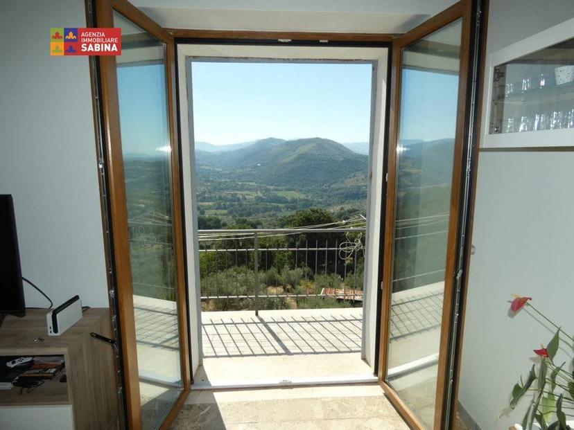 Appartamento in villa piazza Niccolò II 7, Montopoli In Sabina, Montopoli di Sabina — foto 4 di 33
