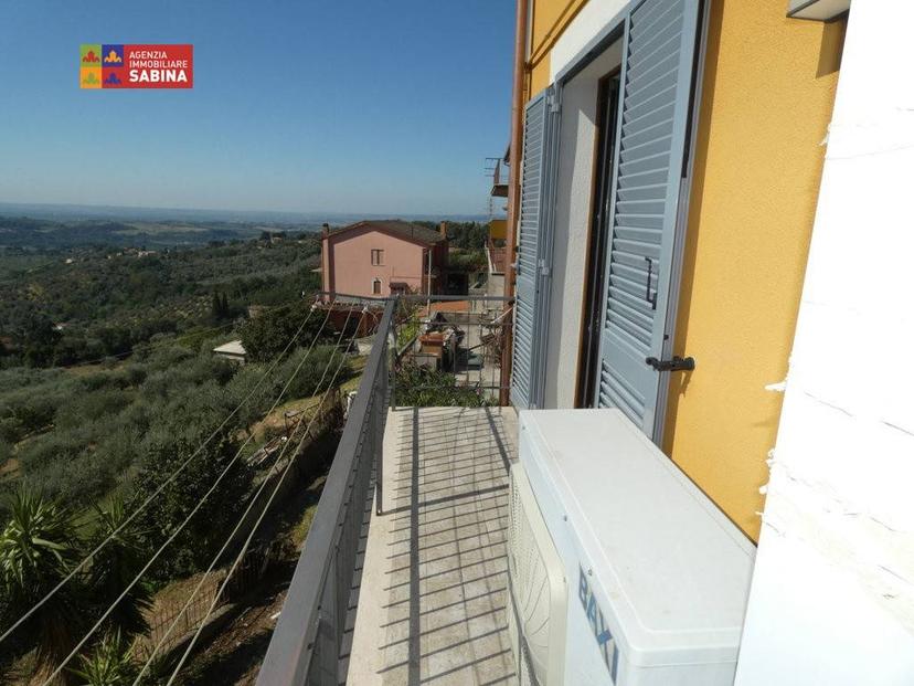 Appartamento in villa piazza Niccolò II 7, Montopoli In Sabina, Montopoli di Sabina — foto 25 di 33