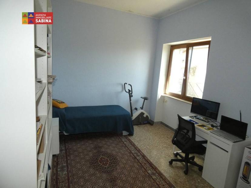 Appartamento in villa piazza Niccolò II 7, Montopoli In Sabina, Montopoli di Sabina — foto 3 di 33