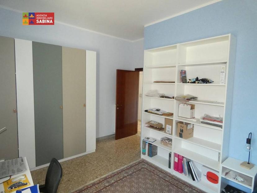 Appartamento in villa piazza Niccolò II 7, Montopoli In Sabina, Montopoli di Sabina — foto 12 di 33