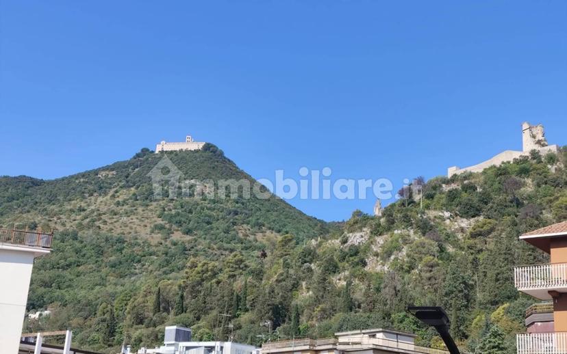 Quadrilocale piazza Santa Scolastica, Centro, Cassino — foto 11 di 13