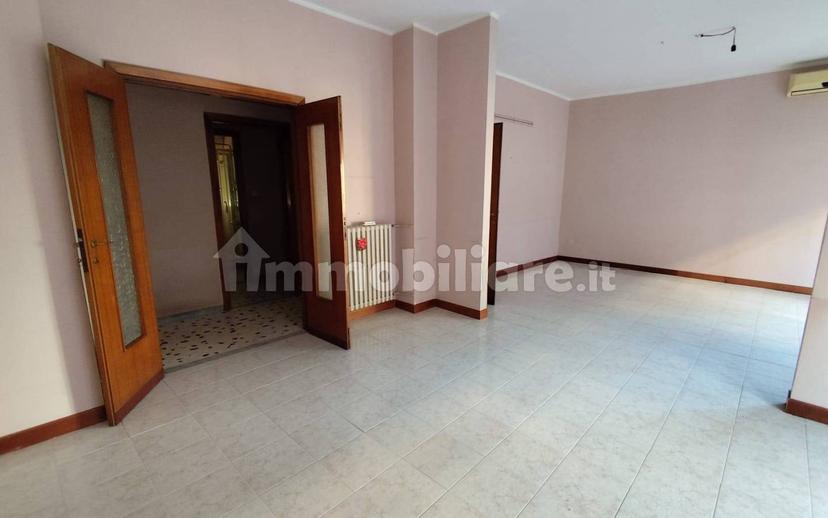Quadrilocale piazza Santa Scolastica, Centro, Cassino — foto 2 di 13