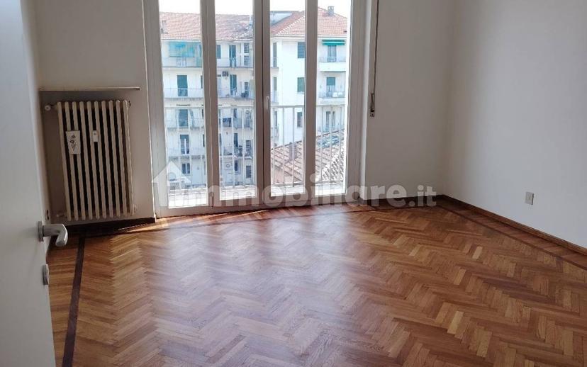 Trilocale piazza Antonio Gramsci 12, Centro, Valenza — foto 13 di 17